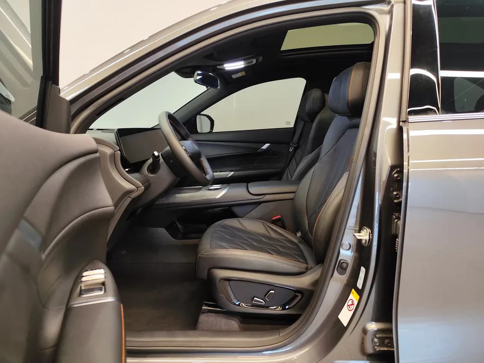 Changan CS75PLUS Changan CS75 PLUS 2025 The fourth generation 1.5T new Blue Whale smart flagship model 2025 — thumbnail 5