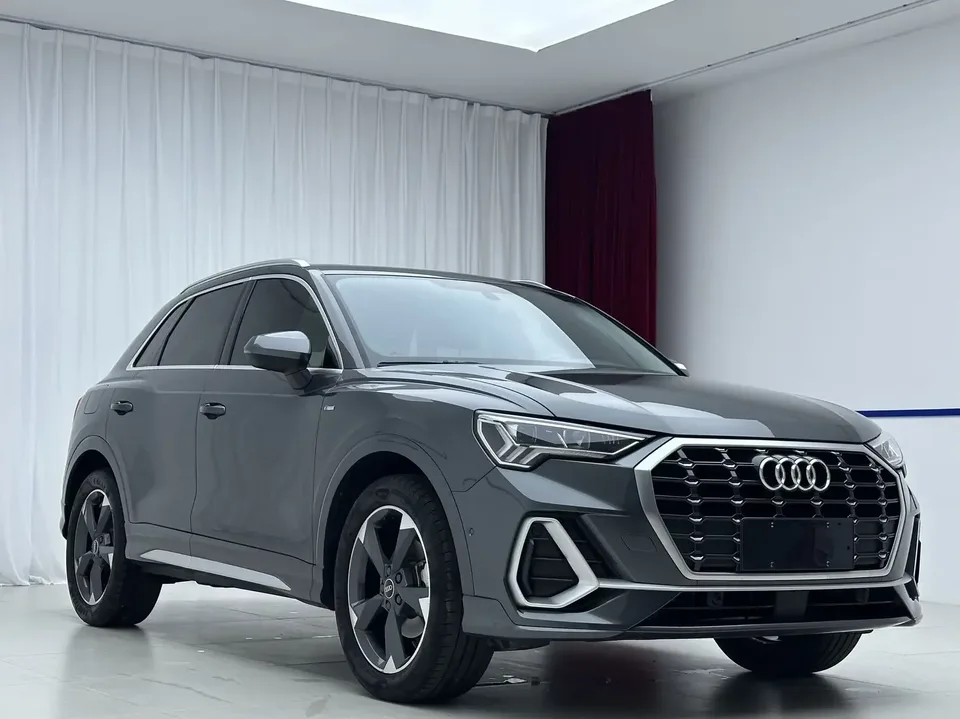 Audi Q3 Audi Q3 2022 35 TFSI Stylish Dynamic 2022 — фото 1, купить с доставкой в Москву