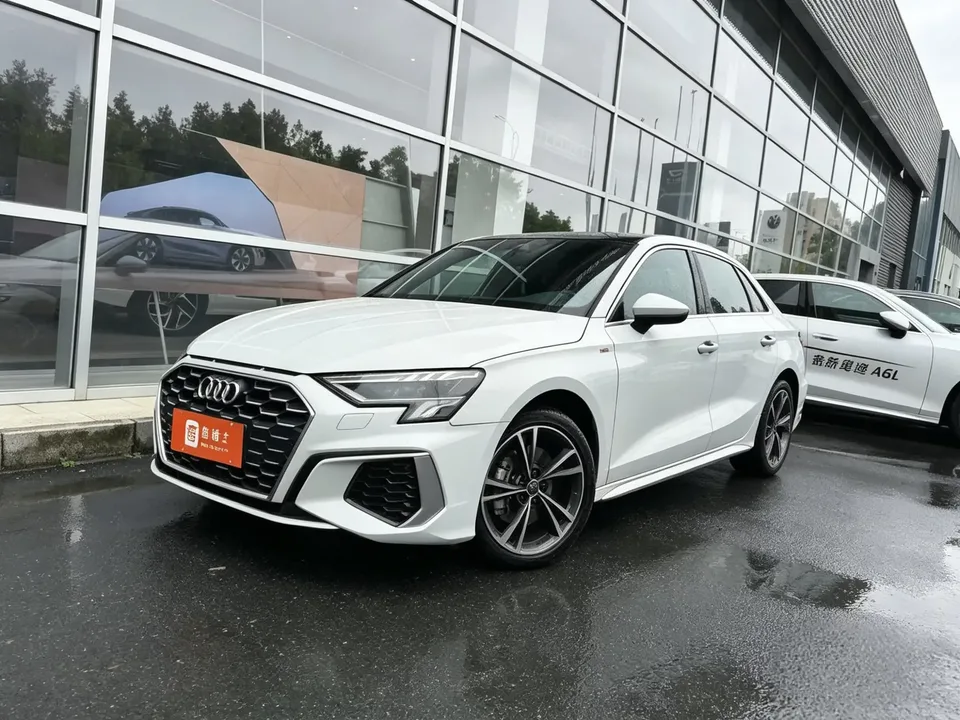 Audi A3 Audi A3 2022 Sportback 35 TFSI Luxury Sports 2022 — photo 1, buy with delivery to Moscow