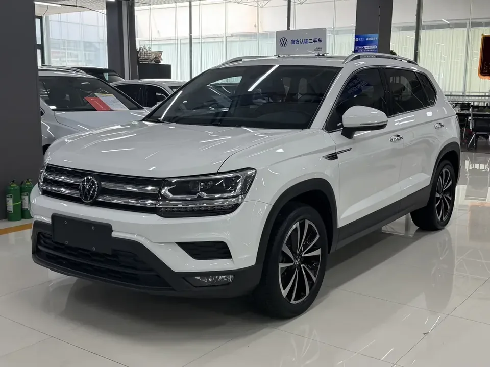 Volkswagen Tharu tuyue 2022 280TSI 2WD Deluxe Edition 2022 — photo 1, buy with delivery to Moscow