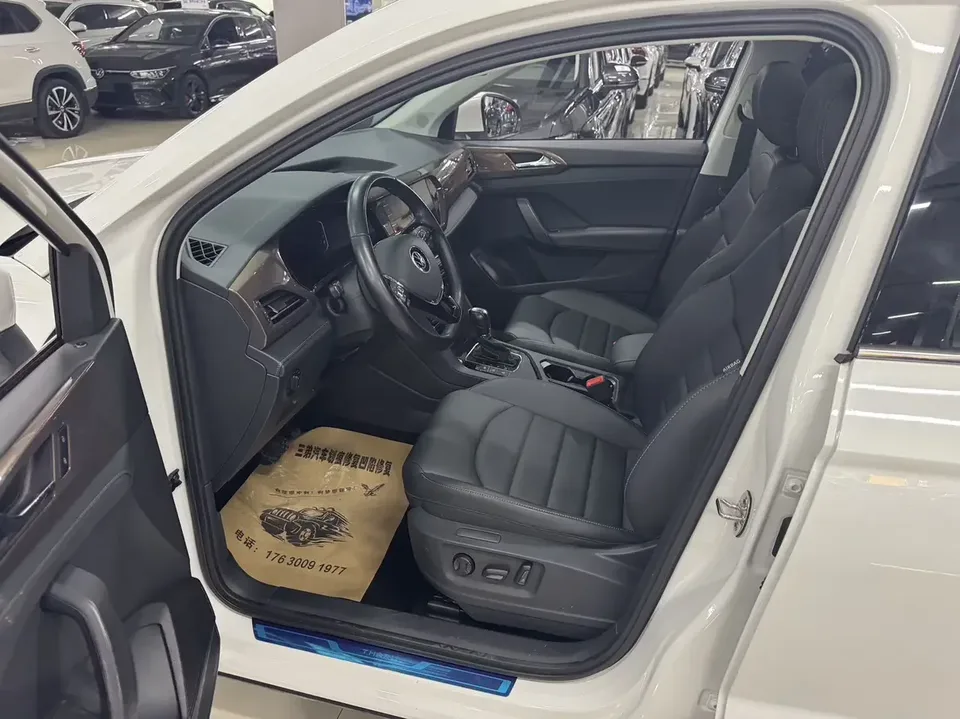 Volkswagen Tharu tuyue 2022 280TSI 2WD Deluxe Edition 2022 — thumbnail 3
