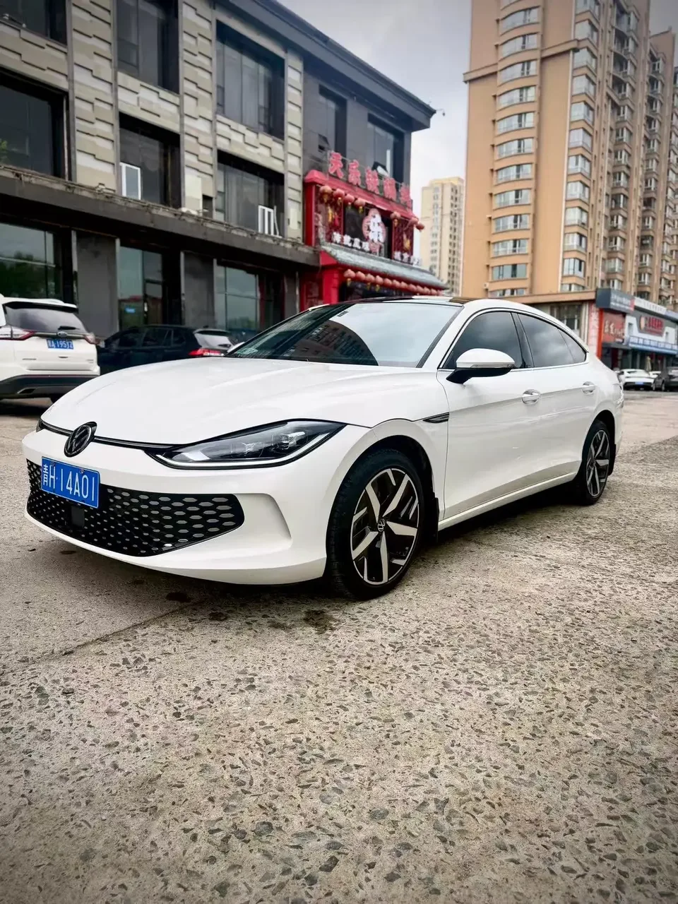Volkswagen Lamando Lingdu 2022 Lingdu L 280TSI DSG Cool Edition 2023 — photo 1, buy with delivery to Moscow