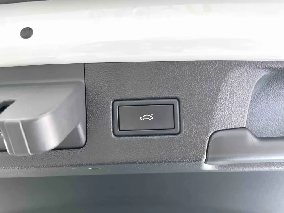 Volkswagen Lamando Lingdu 2023 Lingdu L 280TSI DSG Cool Edition 2023 — thumbnail 4