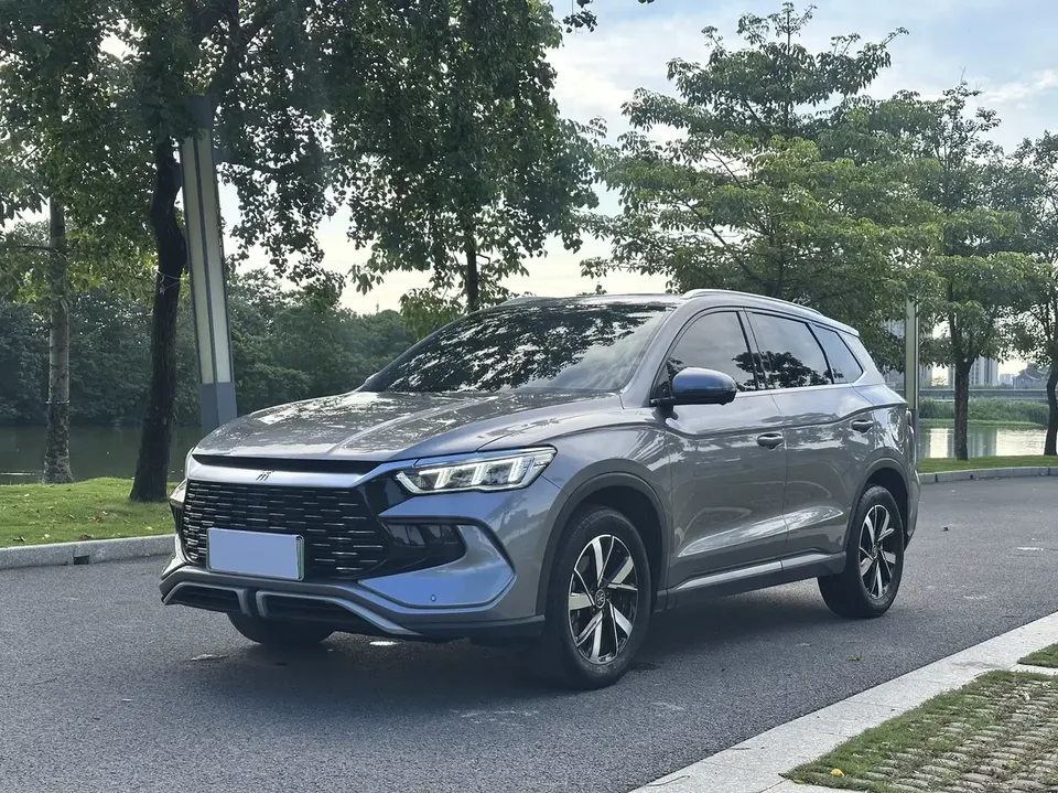 BYD Song Pro DM Song Pro DM 2023 DM-i Champion Edition 110km Excellence 2023 — photo 1, buy with delivery to Moscow