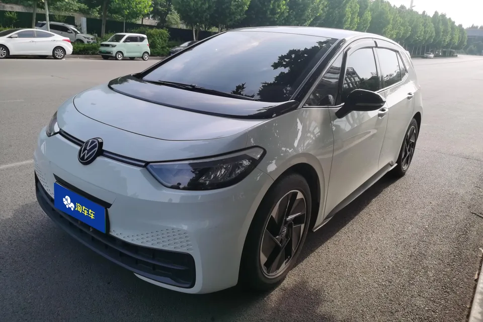Volkswagen ID.3 Volkswagen ID.3 2024 Pure Smart Edition 2024 — photo 1, buy with delivery to Moscow
