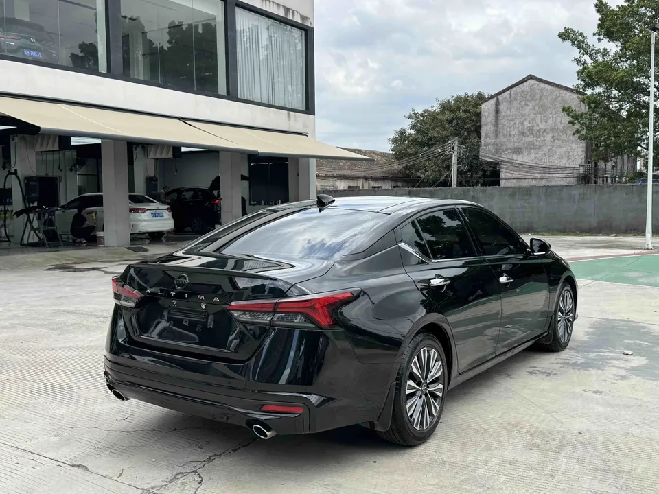 Nissan Altima Sound of nature 2024 2.0L SV Black Gold Edition 2024 — thumbnail 5