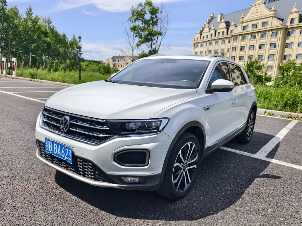 Volkswagen T-Roc TANG 2022 280TSI DSG 2WD Comfort PLUS 2022 — фото 1, купить с доставкой в Москву