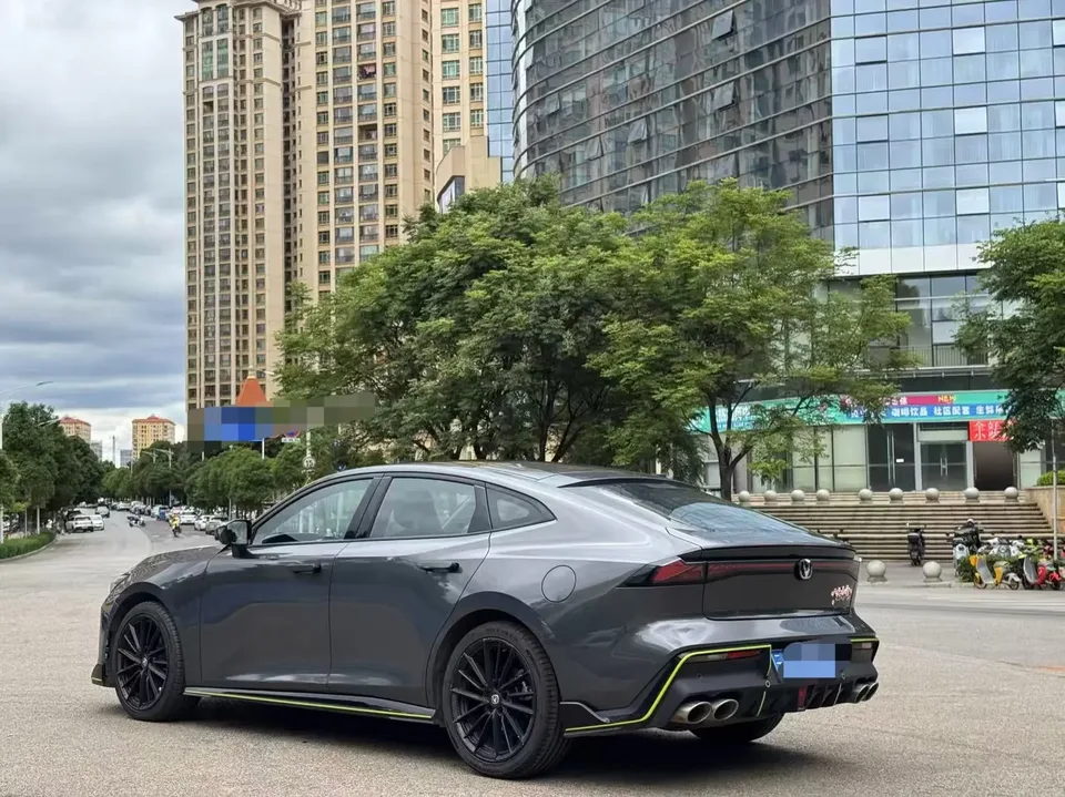 Changan UNI-V Changan UNI-V 2022 1.5T Sports Edition 2023 — thumbnail 2