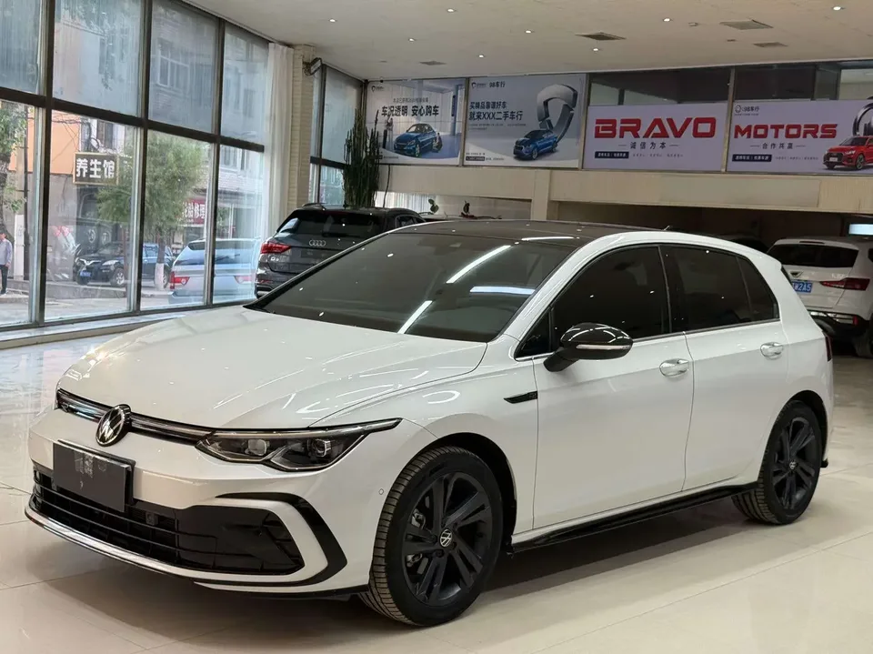 Volkswagen Golf golf 2021 280TSI DSG R-Line 2022 — photo 1, buy with delivery to Moscow