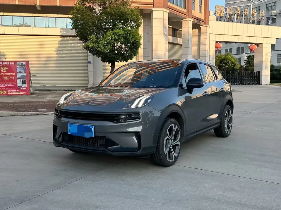 Lynk & Co 06 Lynk & Co 06 2023 Remix 1.5T Hero 2022 — photo 1, buy with delivery to Moscow