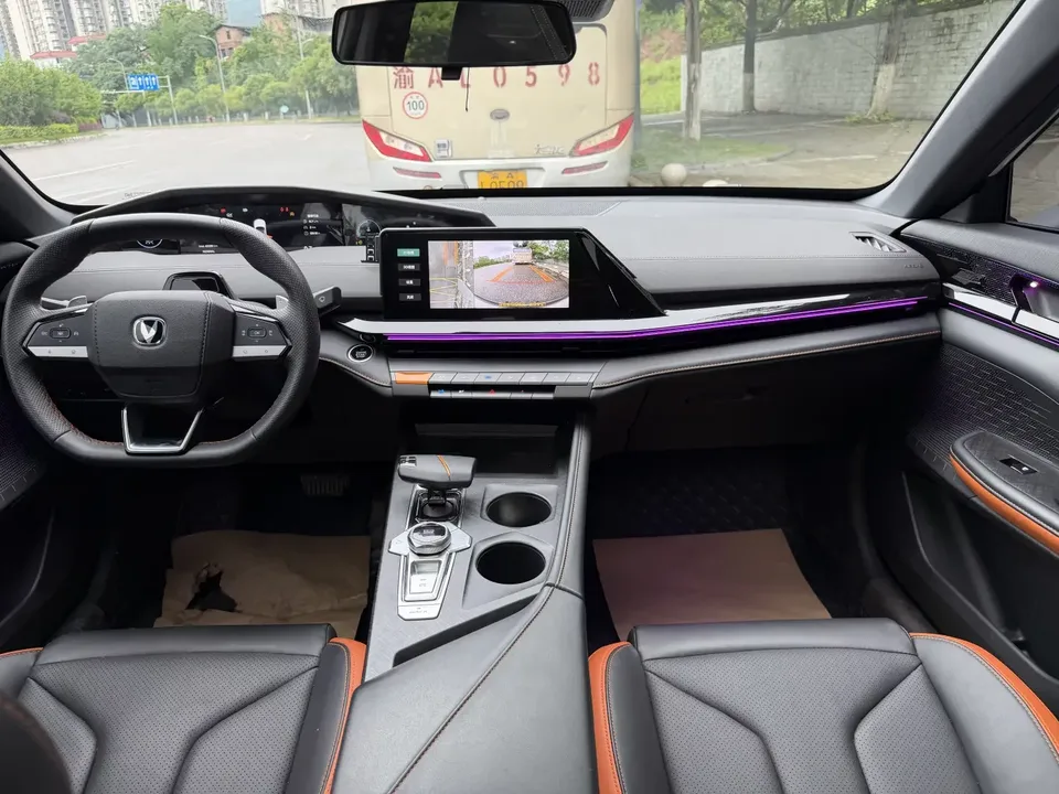 Changan UNI-V Changan UNI-V 2024 1.5T Premium 2024 — thumbnail 2