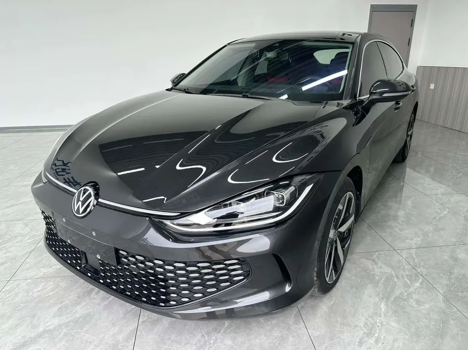 Volkswagen Lamando Lingdu 2023 Lingdu L 280TSI DSG Cool Edition 2023 — photo 1, buy with delivery to Moscow