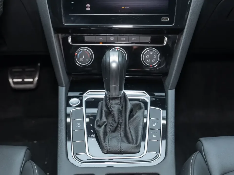 Volkswagen Magotan Magotan 2023 2 millionth anniversary edition 280TSI DSG comfort model 2023 — thumbnail 5