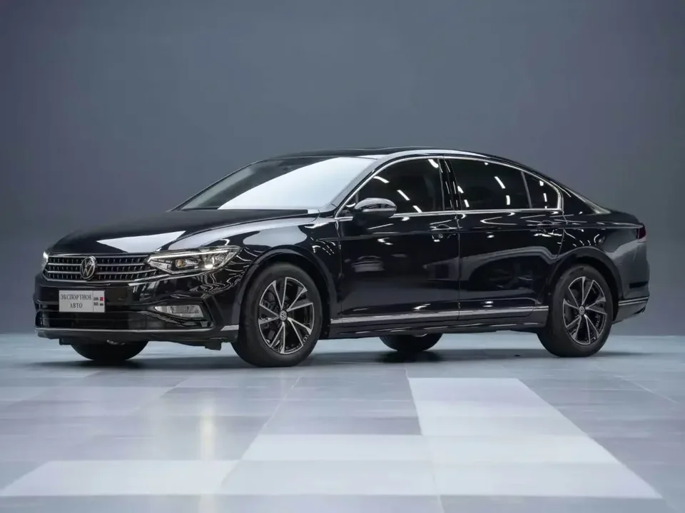 Volkswagen Magotan Magotan 2023 2 millionth anniversary edition 280TSI DSG comfort model 2023 — photo 1, buy with delivery to Moscow