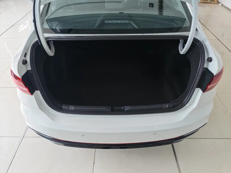Volkswagen Lavida Lavida 2024 300TSI DSG Starry Sky Leading Edition 2024 — thumbnail 4