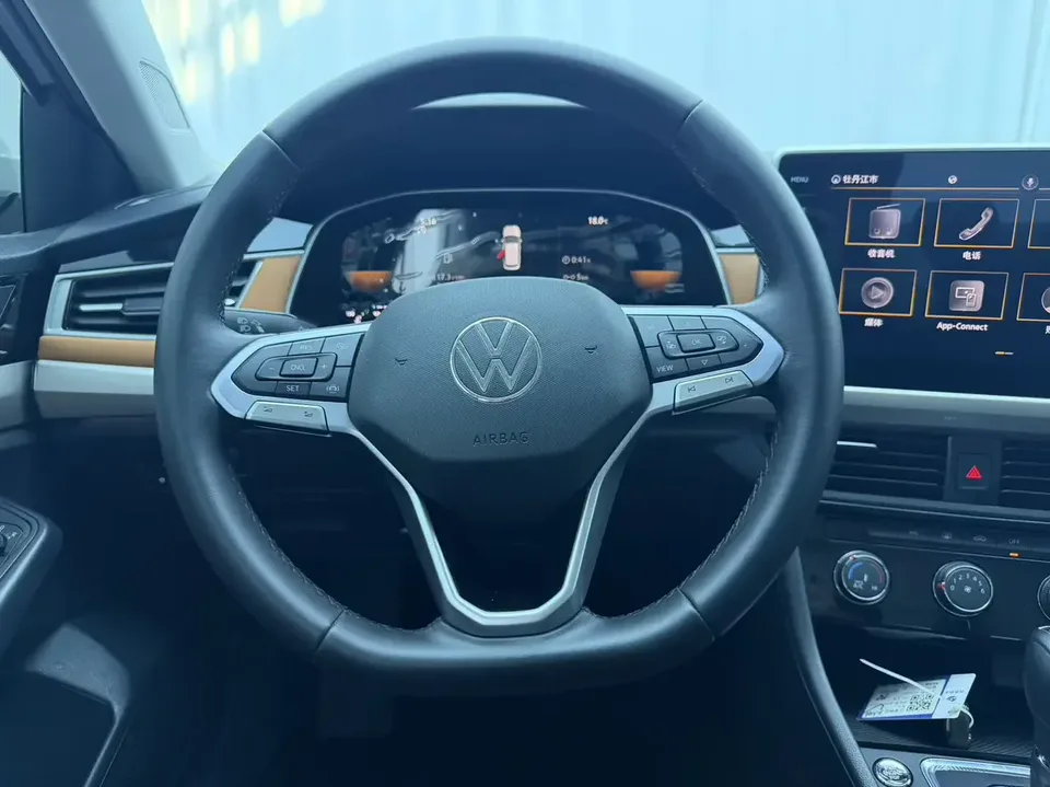 Volkswagen Bora Bora 2023 200TSI DSG Joy Edition 2023 — миниатюра 4