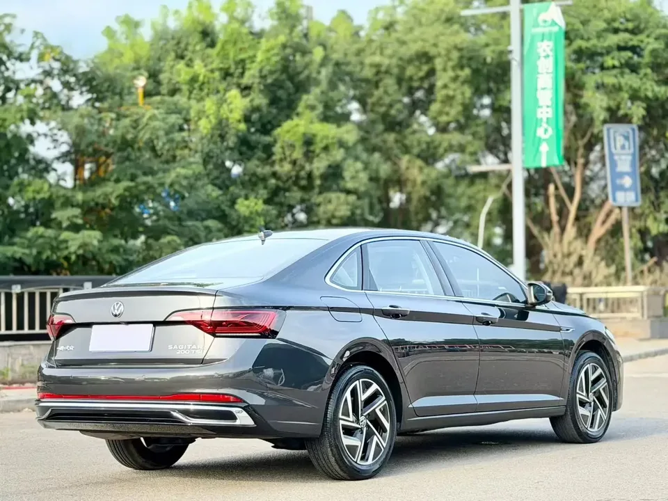 Volkswagen Sagitar Sagitar 2022 200TSI DSG Flying Edition 2022 — thumbnail 2