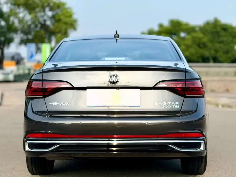 Volkswagen Sagitar Sagitar 2022 200TSI DSG Flying Edition 2022 — thumbnail 4