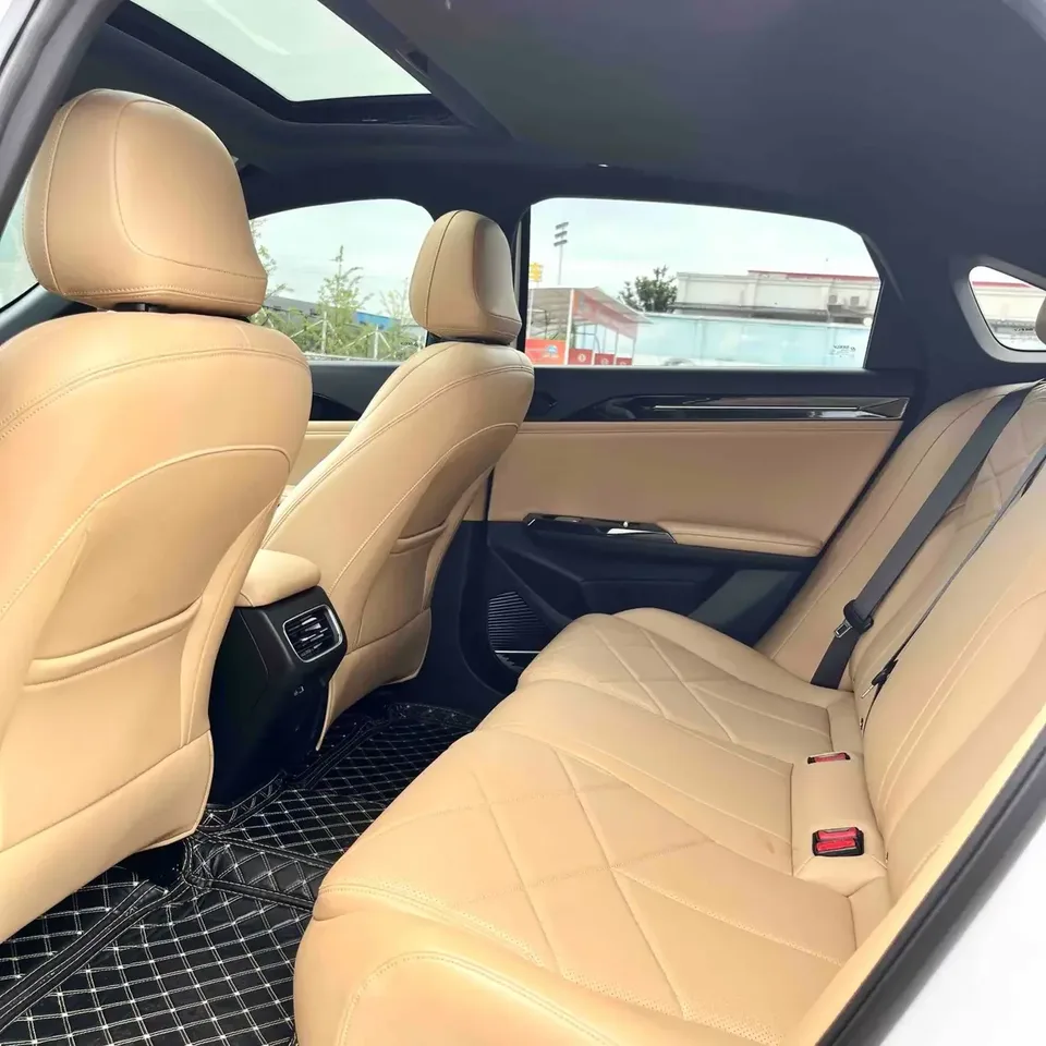 Geely Galaxy L6 Galaxy L6 2023 1.5T DHT 60km PLUS 2024 — thumbnail 3
