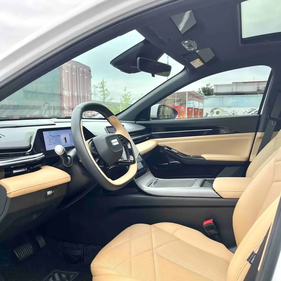 Geely Galaxy L6 Galaxy L6 2023 1.5T DHT 60km PLUS 2024 — thumbnail 5