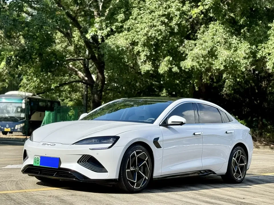 BYD Seal seal 2022 700KM long range rear-wheel drive version 2023 — photo 1, buy with delivery to Moscow