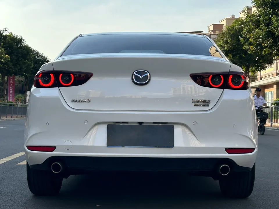 Mazda Axela Mazda3 Angkesela 2023 2.0L Automatic Elegant Edition 2024 — миниатюра 5