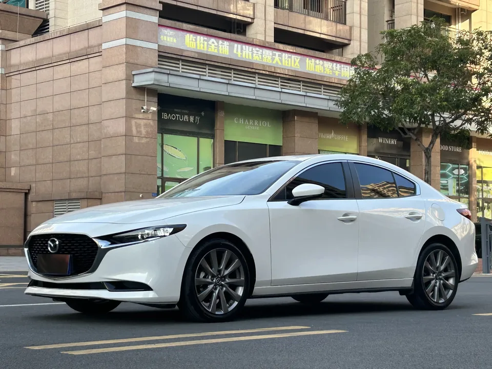 Mazda Axela Mazda3 Angkesela 2023 2.0L Automatic Elegant Edition 2024 — фото 1, купить с доставкой в Москву