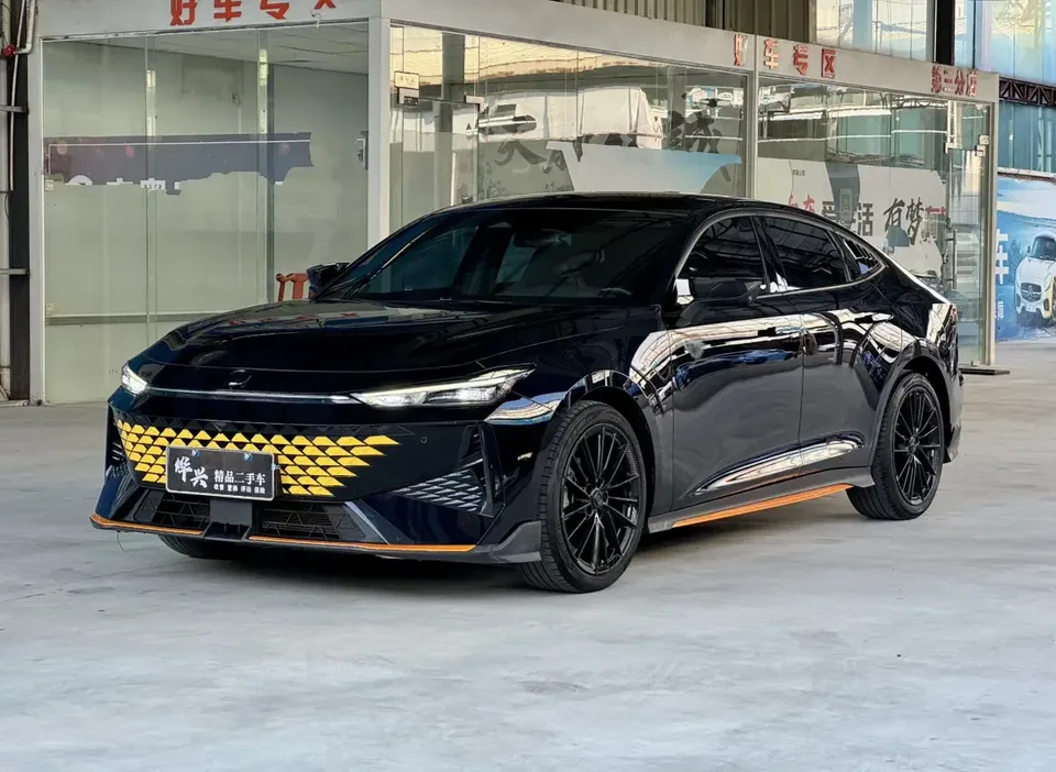Changan UNI-V Changan UNI-V 2024 1.5T Premium Sports 2024 — photo 1, buy with delivery to Moscow