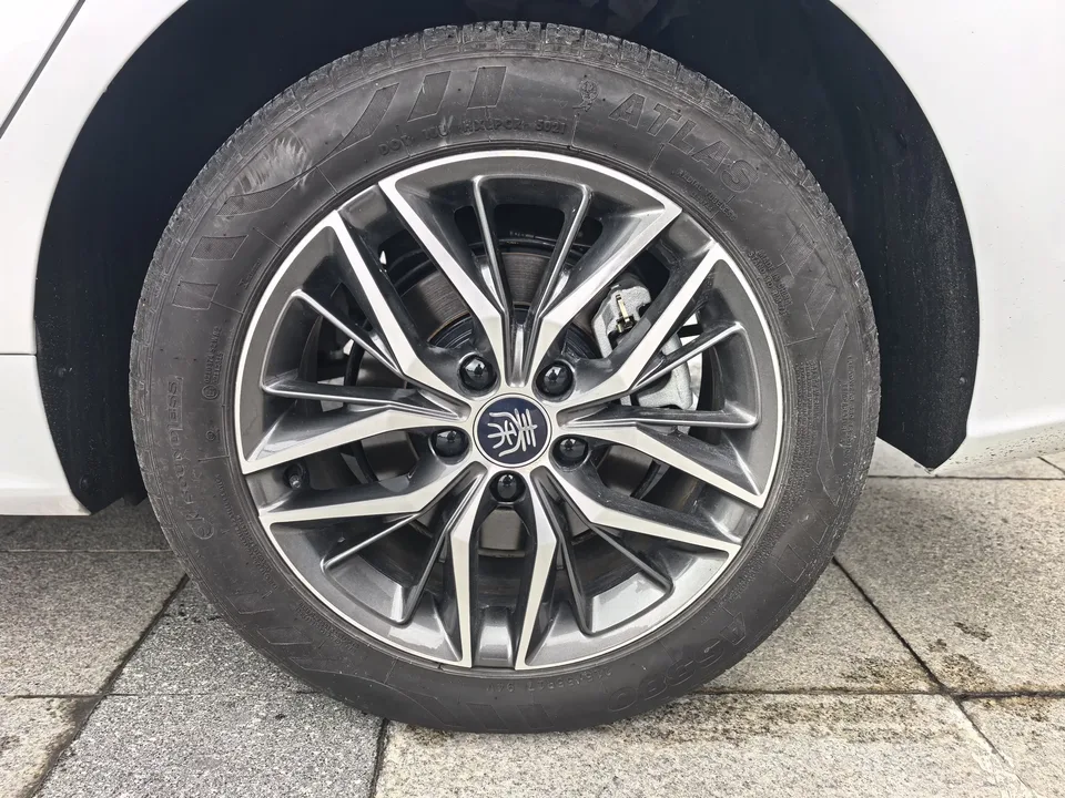 BYD Qin PLUS EV Qin PLUS EV 2021 400KM Luxury 2022 — thumbnail 3