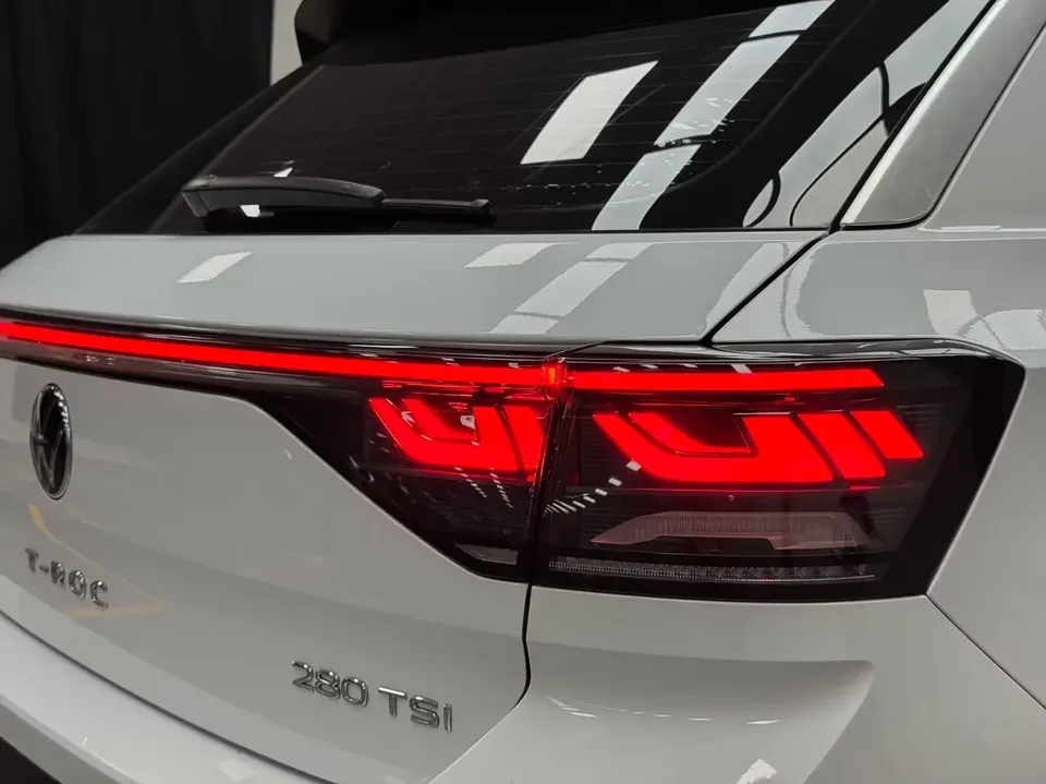 Volkswagen T-Roc TANG 2023 280TSI DSG Time Edition 2023 — thumbnail 3