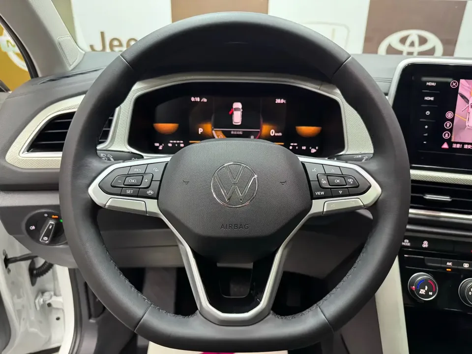 Volkswagen T-Roc TANG 2023 280TSI DSG Time Edition 2023 — thumbnail 5