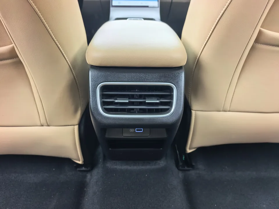Geely Galaxy L6 Galaxy L6 2024 Longteng version 1.5T DHT 125km PLUS 2025 — thumbnail 3