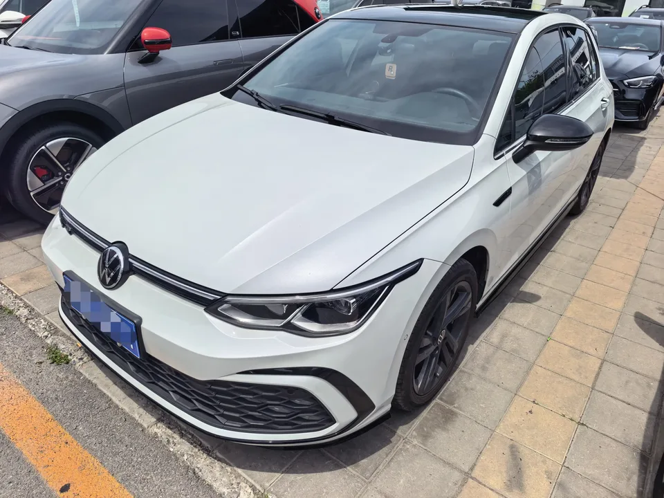 Volkswagen Golf golf 2023 280TSI DSG R-Line facelift 2024 — photo 1, buy with delivery to Moscow