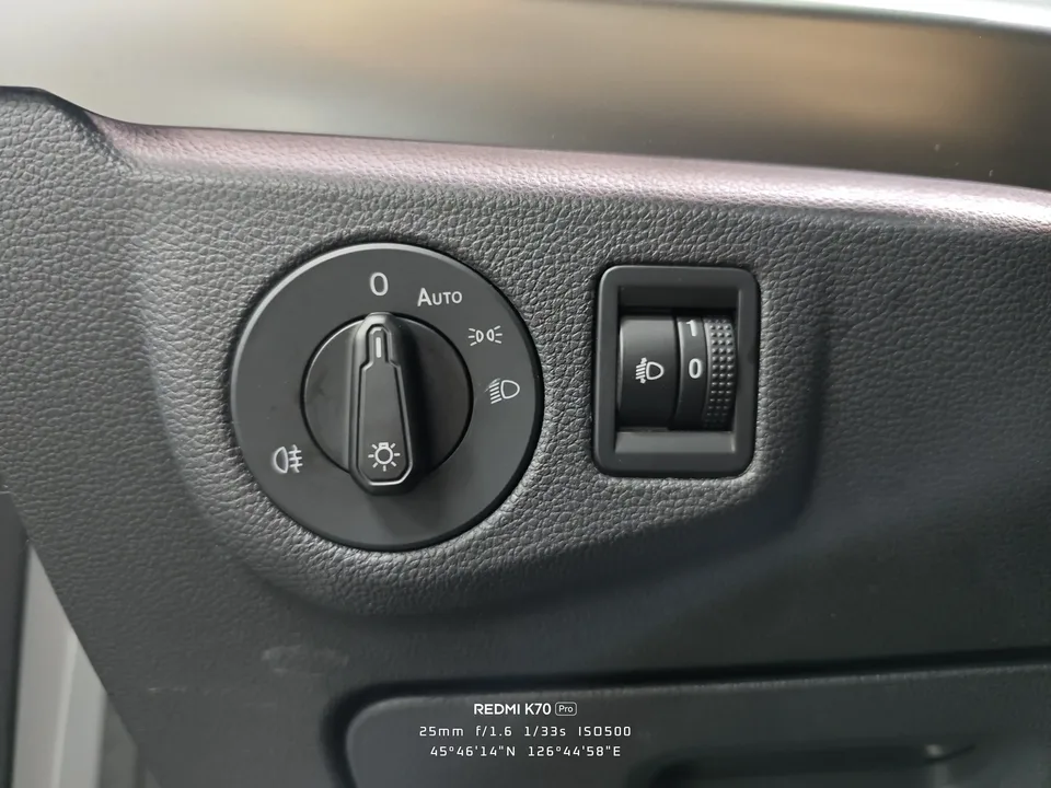 Volkswagen Lavida Lavida 2023 200TSI DSG Starry Sky Edition 2022 — thumbnail 5