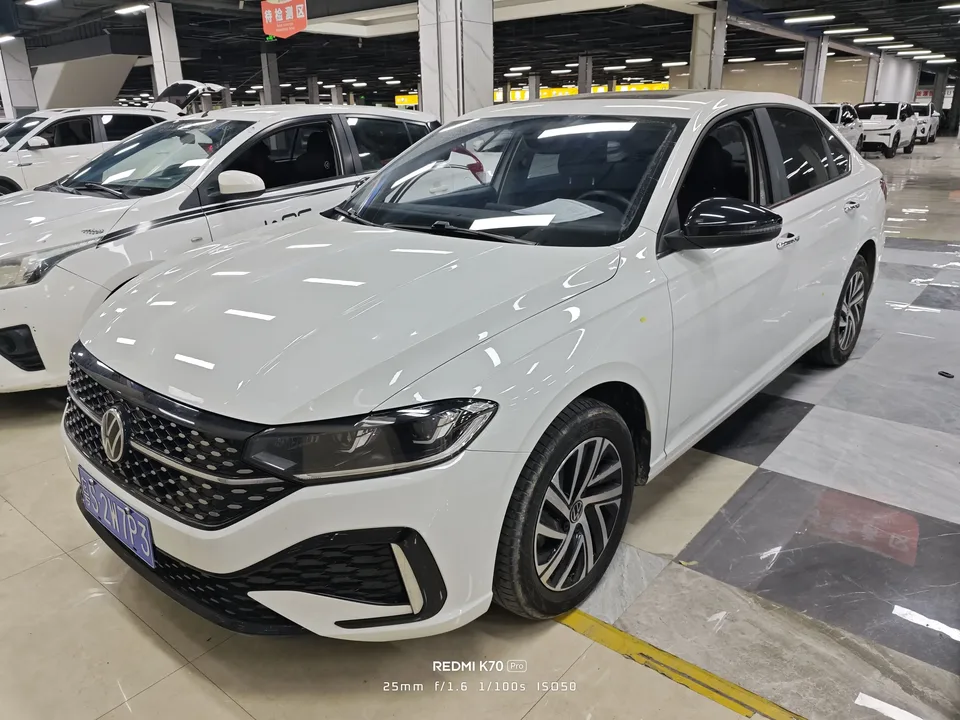 Volkswagen Lavida Lavida 2023 200TSI DSG Starry Sky Edition 2022 — photo 1, buy with delivery to Moscow