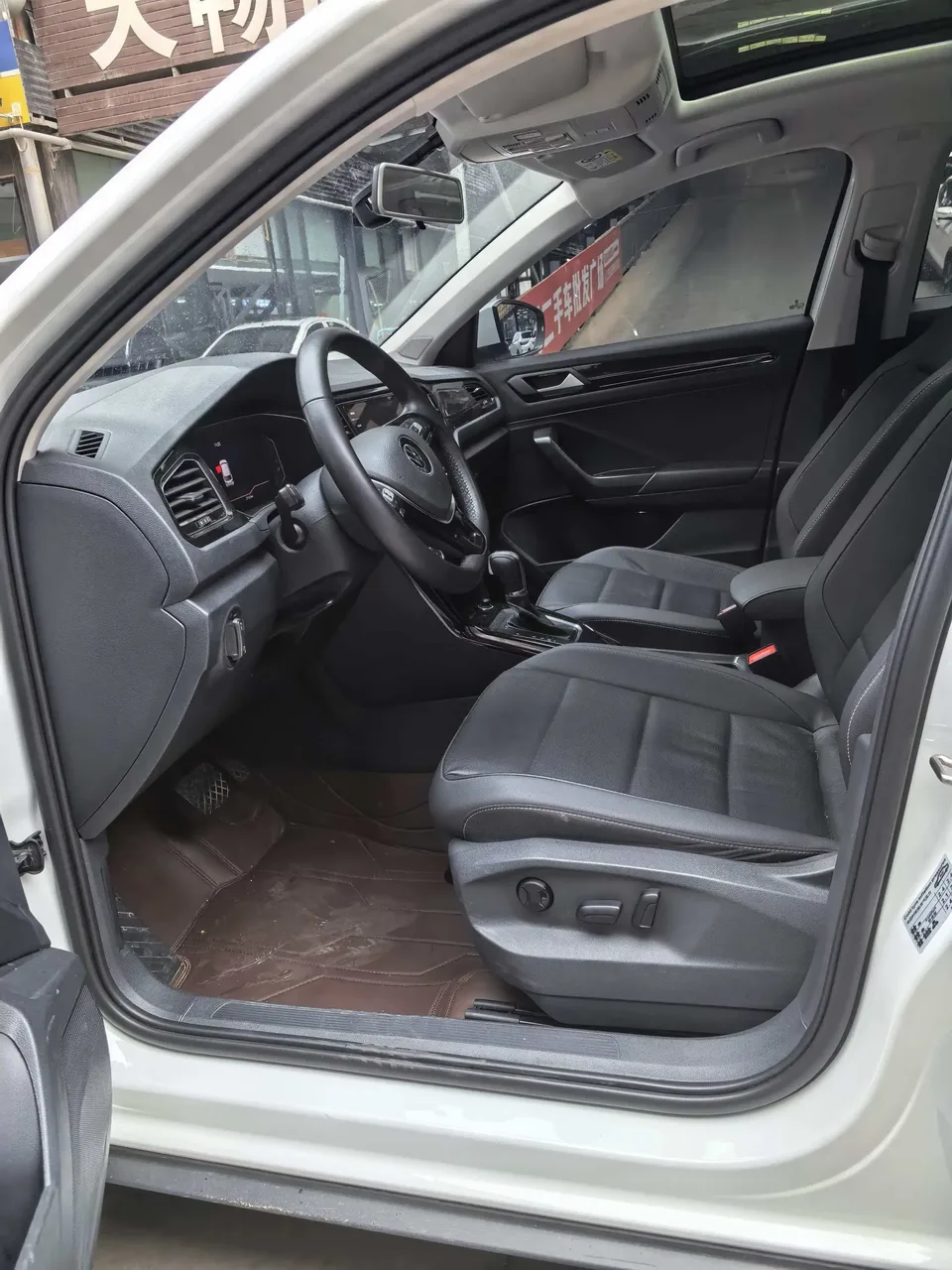 Volkswagen T-Roc TANG 2022 280TSI DSG 2WD Comfort PLUS 2023 — thumbnail 3