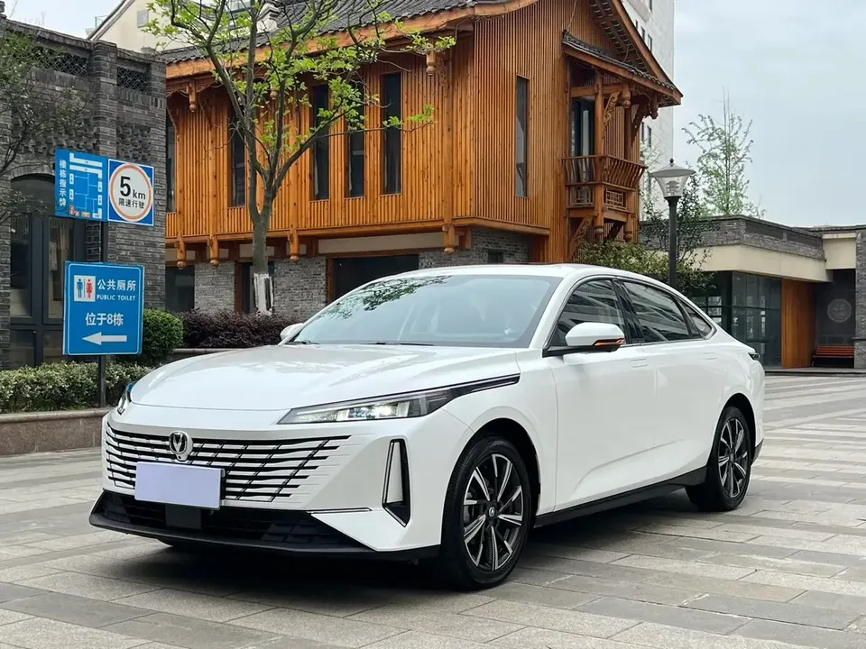 Changan Escape Escape 2024 1.5T DCT Premium 2024 — photo 1, buy with delivery to Moscow