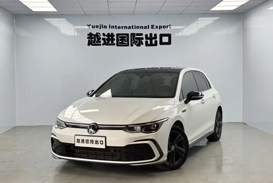Volkswagen Golf golf 2023 280TSI DSG R-Line Lite 2022 — photo 1, buy with delivery to Moscow