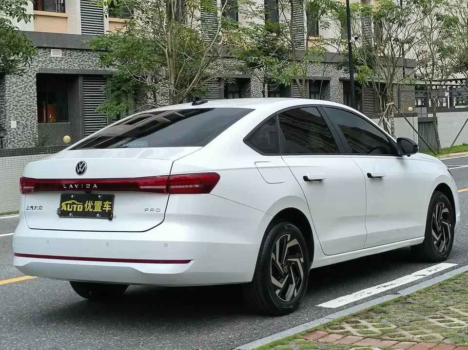 Volkswagen Lavida Lavida 2026 Pro 1.5L Starry Sky Six Million Edition 2026 — миниатюра 2