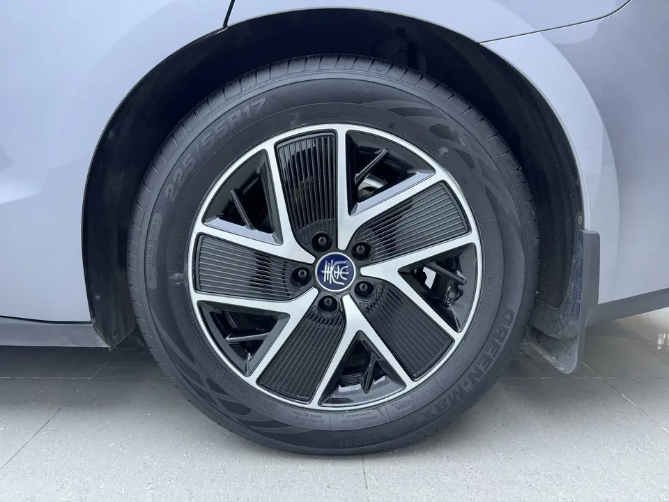BYD Qin L DM Qin L DM 2025 DM-i 80KM Intelligent Driving Edition 2025 — thumbnail 3