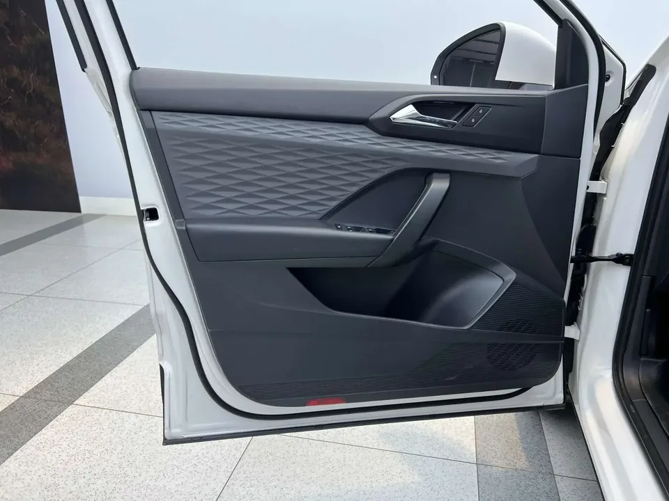 Volkswagen Tharu tuyue 2022 280TSI 2WD Fashion Edition 2022 — thumbnail 3