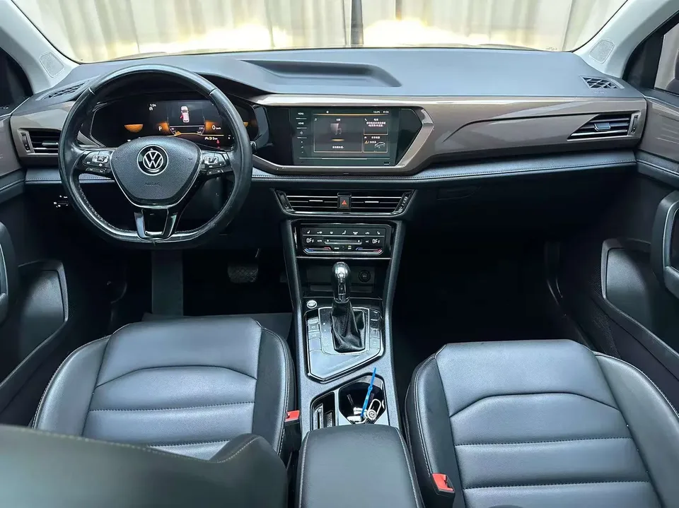 Volkswagen Tharu tuyue 2022 280TSI 2WD Deluxe Edition 2022 — thumbnail 4