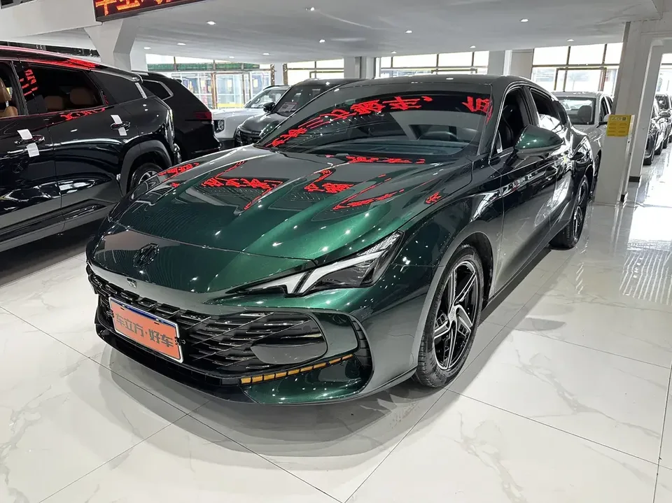 MG 7 MG7 2023 1.5T DCT Deluxe Edition 2024 — фото 1, купить с доставкой в Москву