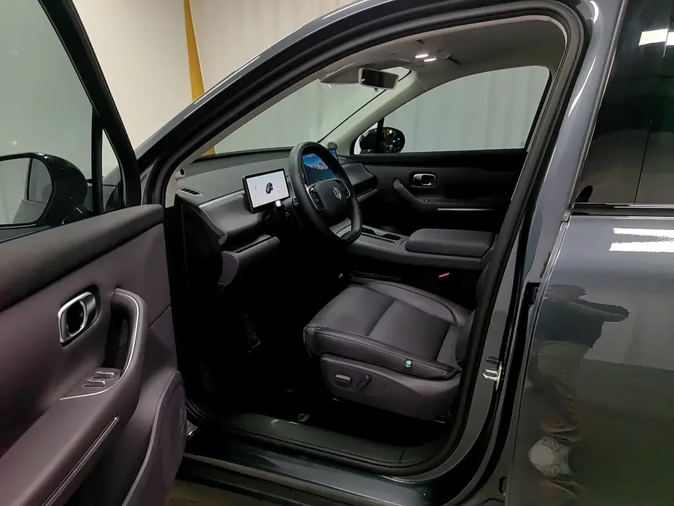 Leapmotor Zero running C10 Zero running C10 2024 Pure electric version 530 Comfort Edition 2024 — thumbnail 5