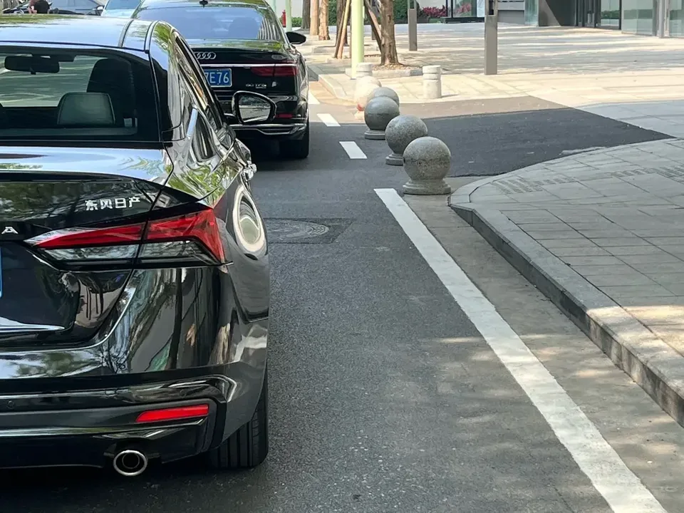 Nissan Altima Sound of nature 2022 2.0L XL-TLS Enjoy Edition 2023 — thumbnail 3