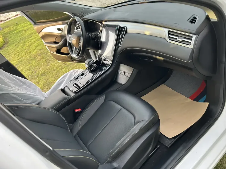 Roewe i6 MAX EV Roewe i6 MAX EV 2022 500 Skydome Special Edition 2024 — thumbnail 4