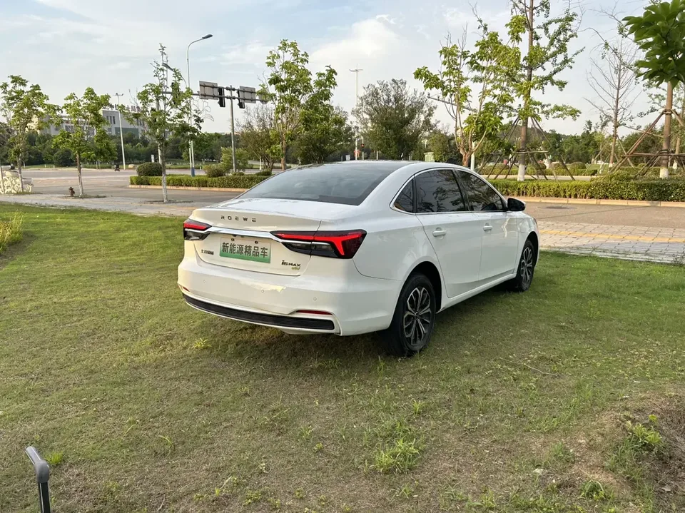 Roewe i6 MAX EV Roewe i6 MAX EV 2022 500 Skydome Special Edition 2024 — thumbnail 5