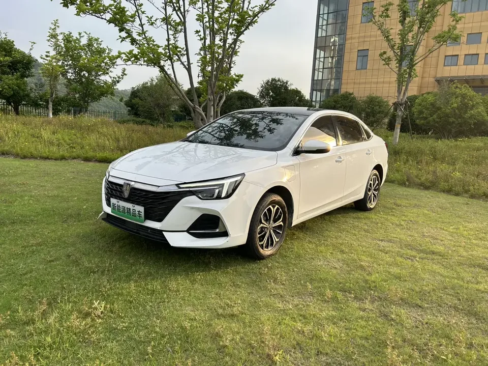 Roewe i6 MAX EV Roewe i6 MAX EV 2022 500 Skydome Special Edition 2024 — photo 1, buy with delivery to Moscow