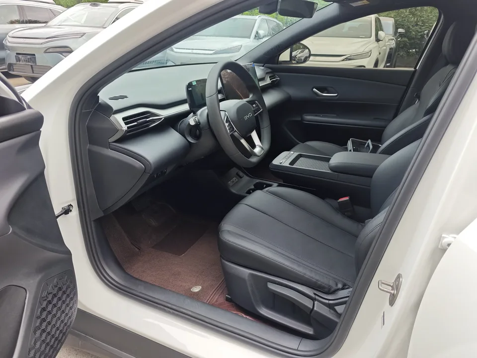 BYD e7 BYD e7 2025 520km Smart Travel Edition 2025 — миниатюра 4
