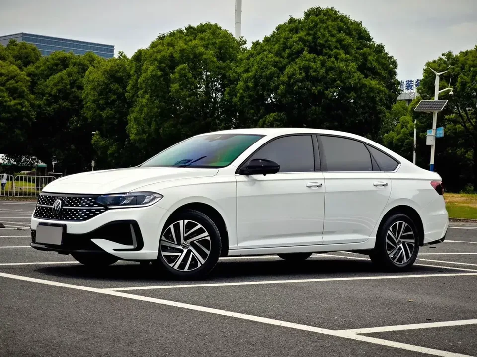 Volkswagen Lavida Lavida 2024 300TSI DSG Starry Sky Leading Edition 2024 — photo 1, buy with delivery to Moscow